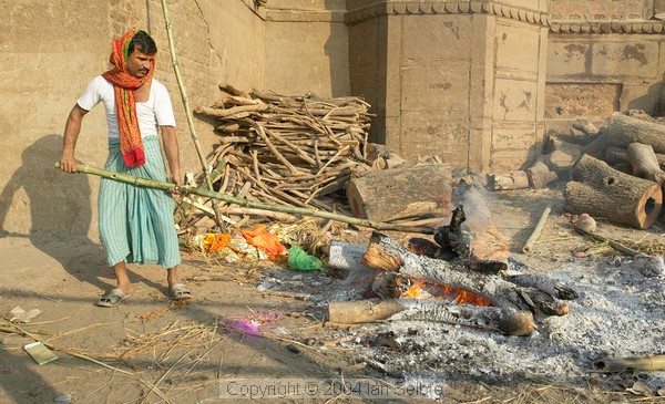 It takes several hours for the corpse to be consumed and the staff continually tend to the flames and turn the flesh to maximise the rate of consumption