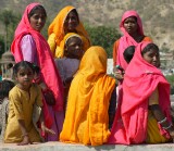 Brightly dressed women, Jaipur