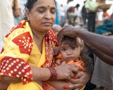 Shaving the child's hair