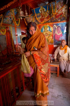 Small, rather dark and crowded temple, Varanasi
