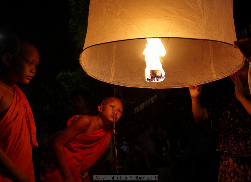 Loi Krathong (Floating Lantern) Festival, Chiangmai, Thailand
