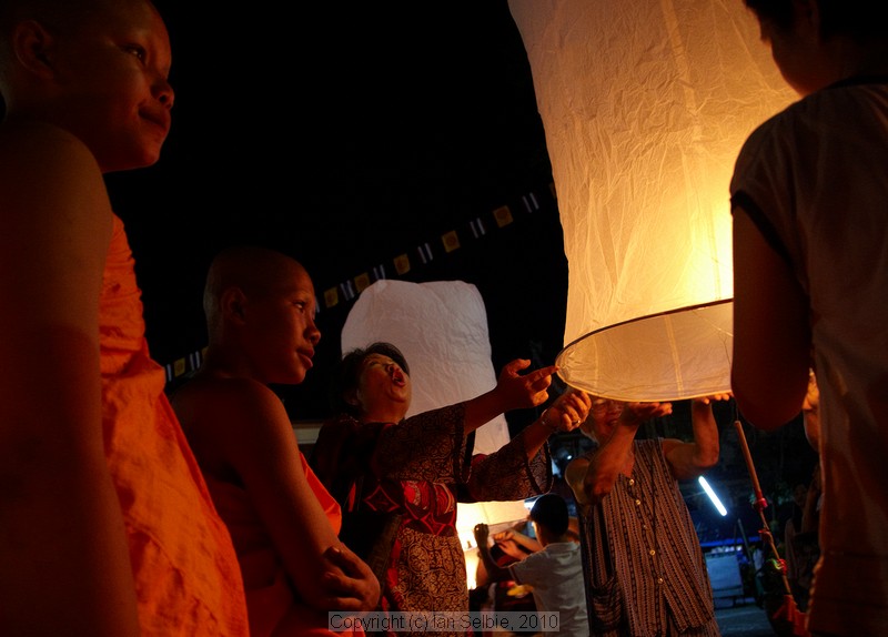 Loi Krathong (Floating Lantern) Festival, Chiangmai, Thailand