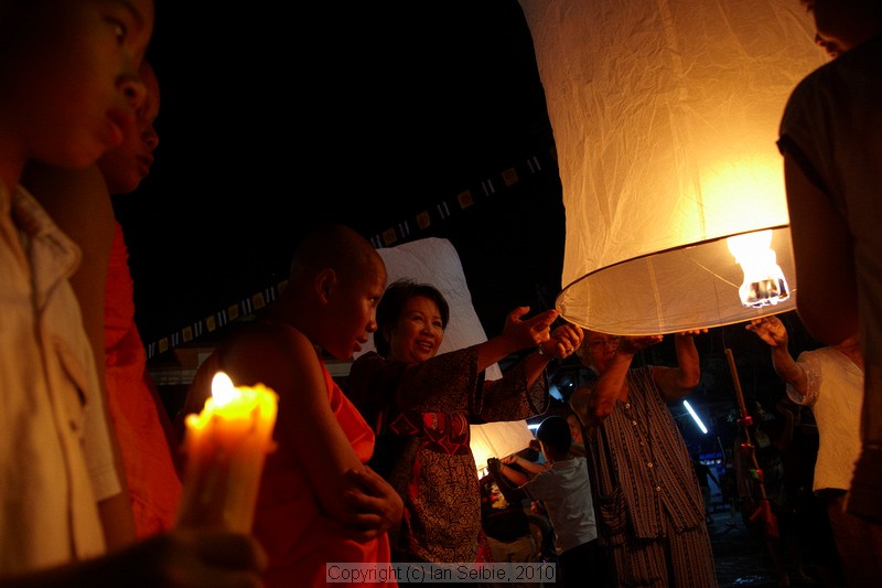 Loi Krathong (Floating Lantern) Festival, Chiangmai, Thailand