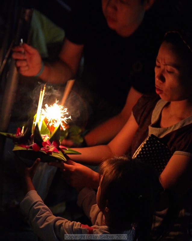 Loi Krathong (Floating Lantern) Festival, Chiangmai, Thailand
