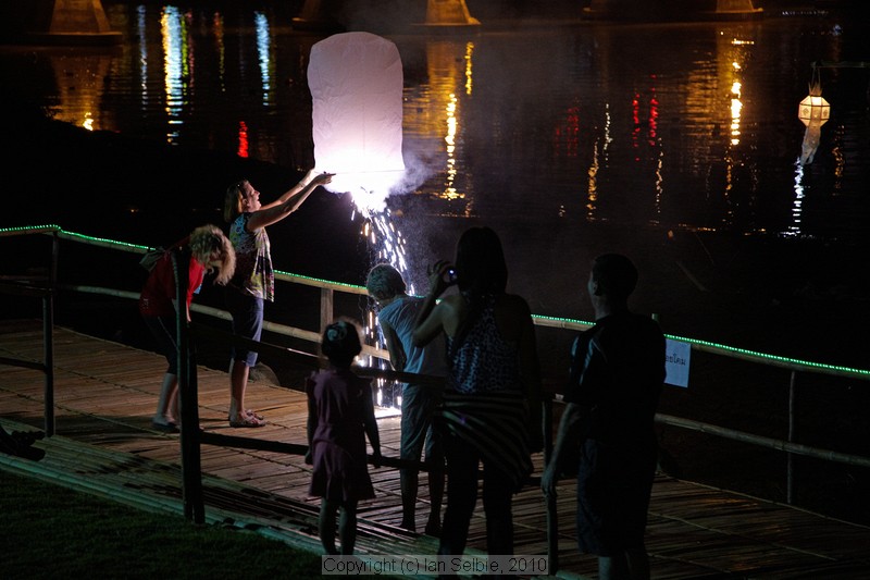 Loi Krathong (Floating Lantern) Festival, Chiangmai, Thailand
