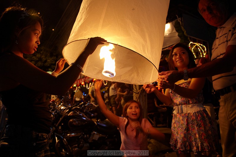 Loi Krathong (Floating Lantern) Festival, Chiangmai, Thailand