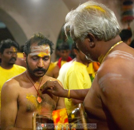 Thimithi (fire walking) ceremony, Singapore 2003