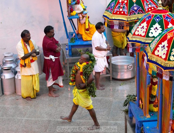 Thimithi (fire walking) ceremony, Singapore 2003